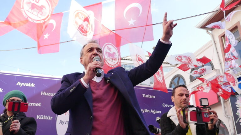 CHP’nin itirazıyla Demokrat Parti’den adaylığı düşürülen Rahmi Gençer, YSK’ya başvurdu