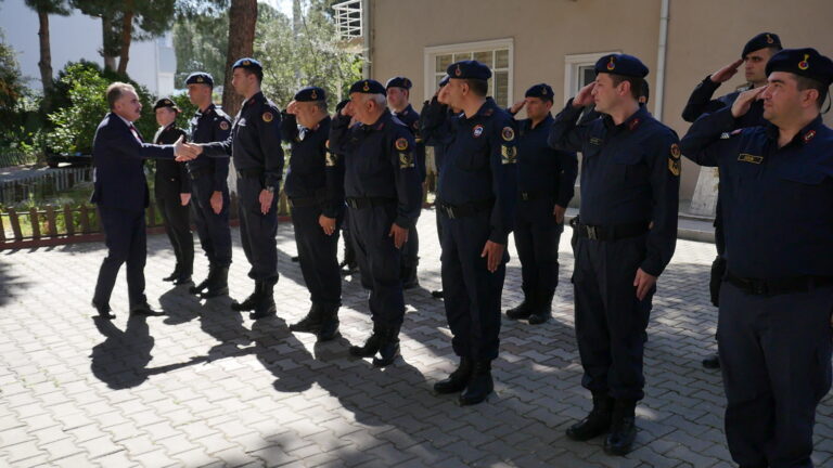 Edremit’te Ramazan Bayramı ve Polis günü kutlandı